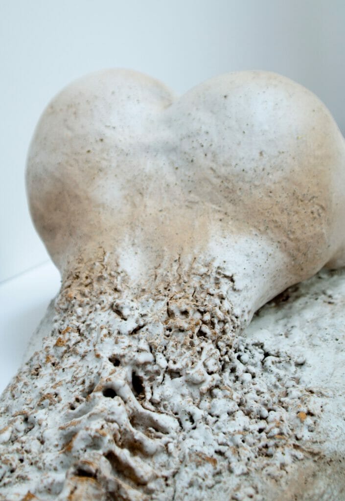 eros-y-tanatos impermanencia escultura en cerámica